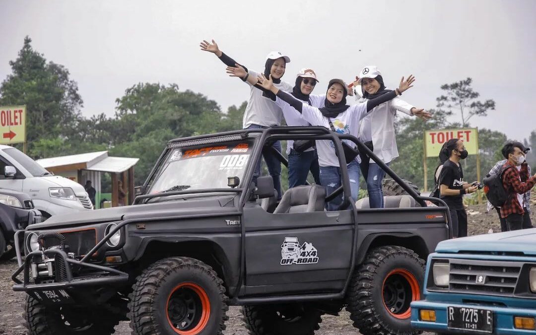 Naik Jeep Memacu Adrenalin Melintasi Keindahan Alam Purbalingga